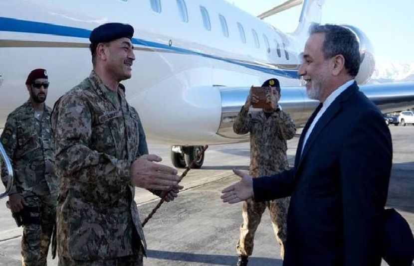 فیلڈ مارشل سید عاصم منیر سرکاری دورے پر ایران روانہ ہو گئے