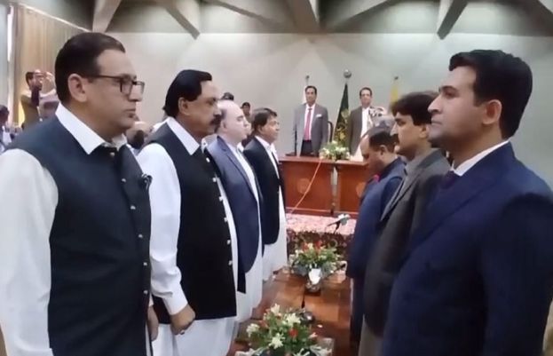 آزاد کشمیر میں حکومت سازی کا اہم مرحلہ مکمل، نئی کابینہ نے حلف اٹھا لیا