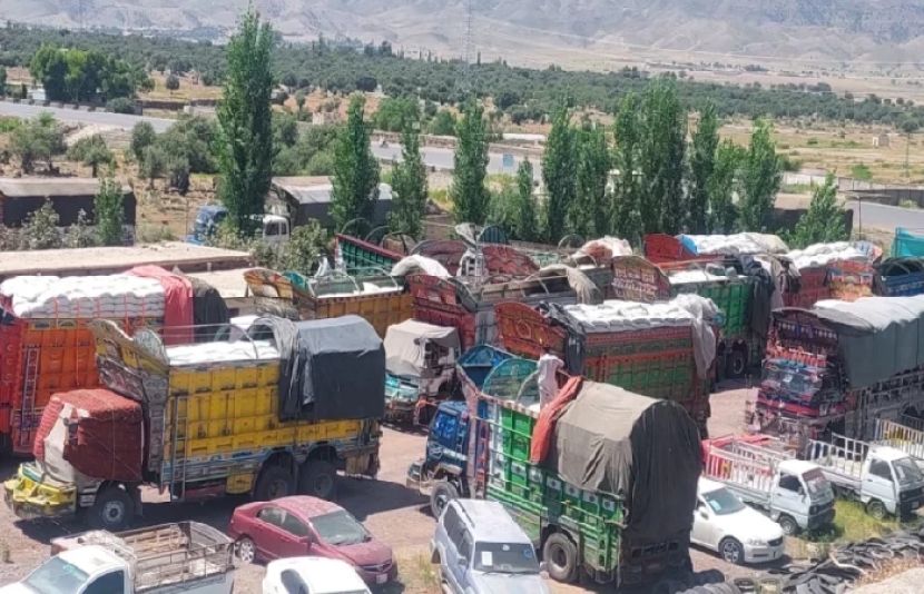 افغانستان اسمگل کی جانیوالی چینی کی بھاری کھیپ پکڑی گئی، 20 ٹرک ضبط
