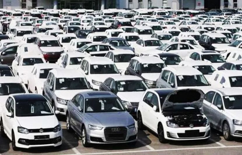 ہائیکورٹ نے گاڑیوں کی درآمد پر پابندی کے خلاف درخواست پر متعلقہ حکام کو نوٹس جاری کر دیے
