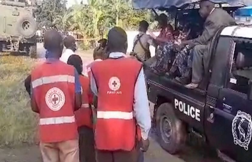 پولیس ترجمان نے داعش کی ذیلی تنظیم اتحادی جمہوری فورسز (اے ڈی ایف) کو حملے کا ذمہ دار ٹھہرایا ہے۔