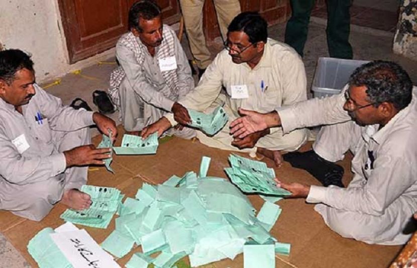 عام انتخابات: قومی و صوبائی اسمبلی کے کئی حلقوں پر ووٹوں کی دوبارہ گنتی