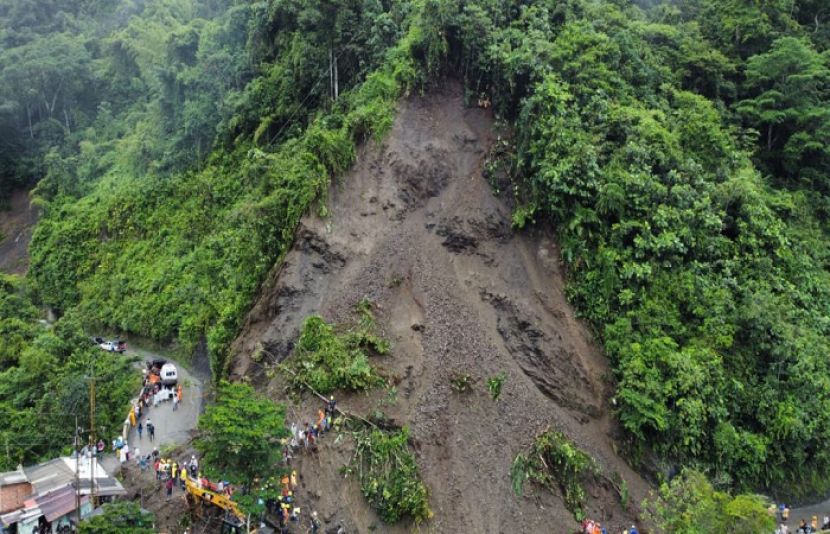 کولمبیا میں شدید بارشوں سے ہونے والی لینڈسلائیڈنگ سے 18 افراد ہلاک ہوگئے۔