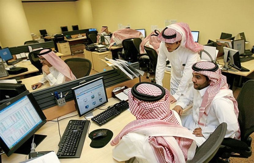 سعودی وزارت افرادی قوت اور سماجی بہبود نے کہا ہے کہ ”نجی شعبے کے ملازمین ایک ہی وقت میں دو کام کر سکتے ہیں