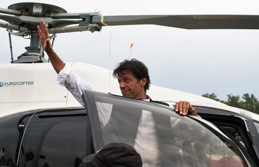 اسلام آباد میں عمران خان کے ہیلی کاپٹر کی لینڈنگ پر جی ایچ کیو کا ردعمل سامنے آگیا