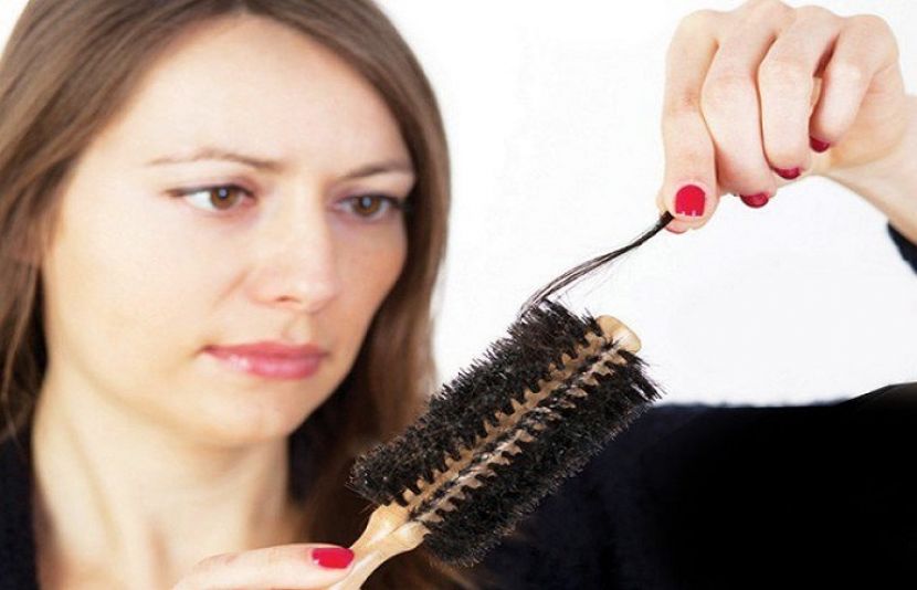  کووڈ 19 سے بہت زیادہ بیمار رہنے والے افراد میں بالوں سے محرومی ایک عام طویل المعیاد اثر ہوسکتا ہے۔