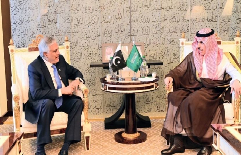 وزیر خارجہ اسحاق ڈار اور سعودی ہم منصب شہزادہ فیصل بن فرحان