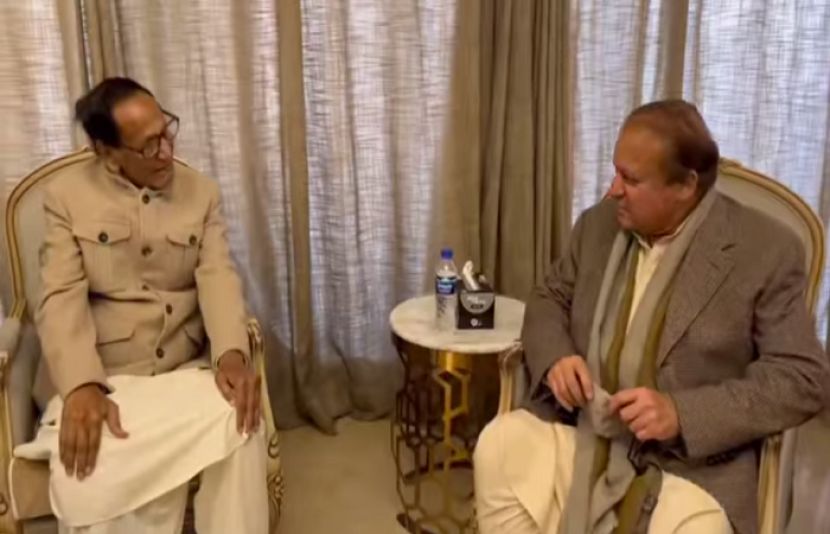 نواز شریف کی چوہدری شجاعت سے اہم ملاقات، سیاسی صورت حال پر گفتگو