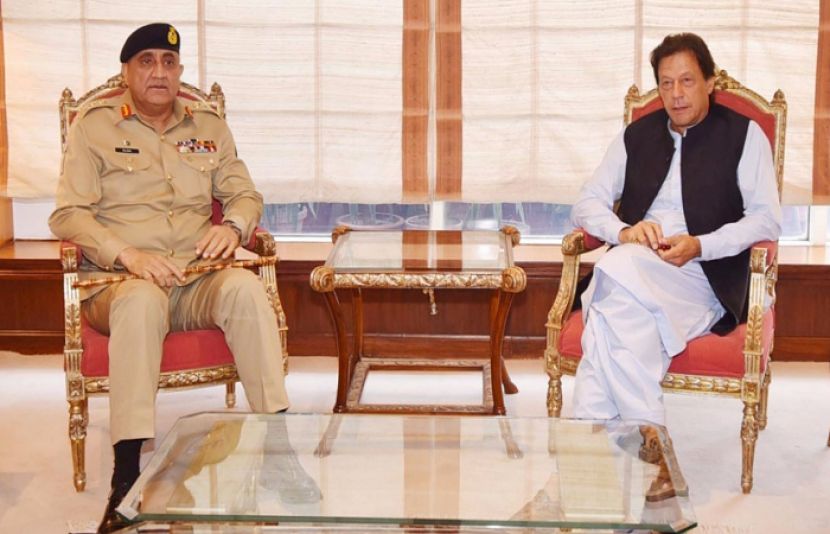 حکومت اور عوام مسلح افواج اور انٹیلی جنس اداروں کے ساتھ مضبوطی سے کھڑے ہیں: عمران خان 