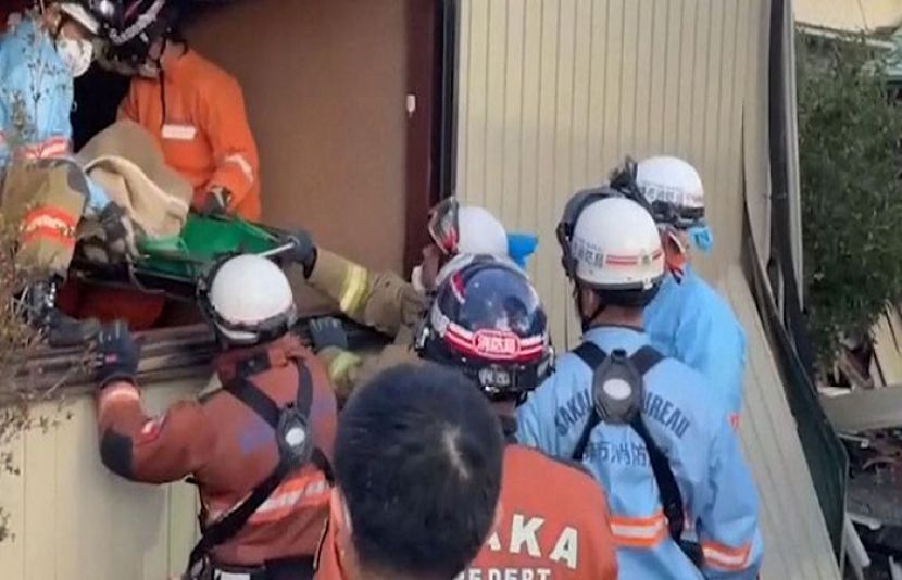 جاپان میں زلزلے کے 72گھنٹے بعد 80سالہ خاتون کو ملبے سے زندہ نکال لیا گیا