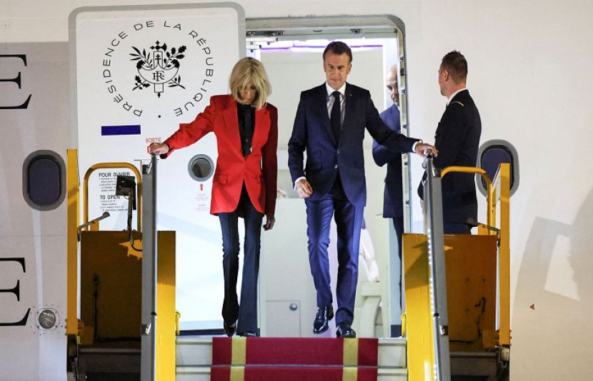 فرانسیسی صدرمیکرون کواہلیہ کا زور دارتھپڑ، ویڈیو وائرل