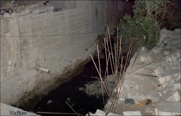 2 بہنیں نالے میں گر کر جاں بحق، شہر قائد سے دل دہلانے والی خبر آگئی