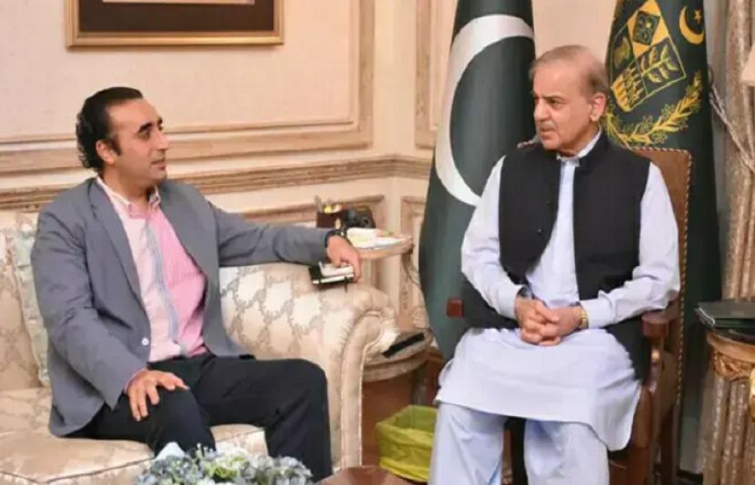 وزیراعظم شہباز شریف اور بلاول بھٹو زرداری کے درمیان ٹیلیفونک رابطہ، سیاسی صورتحال پر تبادلہ خیال