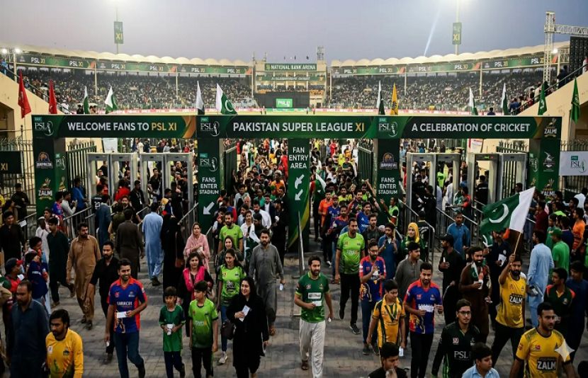 پاکستان سپر لیگ 11 کے فائنل میں تماشائیوں کو گراؤنڈ میں آنے کی اجازت دے دی