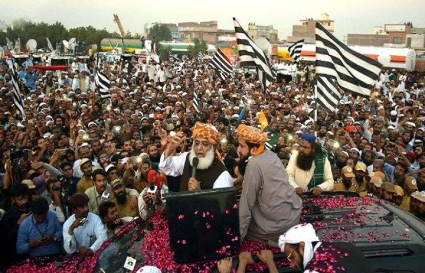 وفاقی حکومت نے جے یو آئی -ف کے دھرنے سے متعلق حکمت عملی تیار کرلی