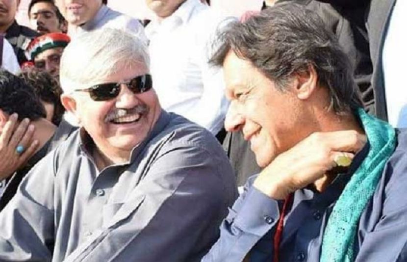 عمران خان اور وزیراعلیٰ کے پی محمود خان