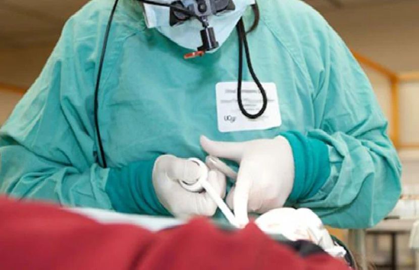 جناح اسپتال میں چہرے پر مصنوعی اعضاء لگانے کا کامیاب آپریشن