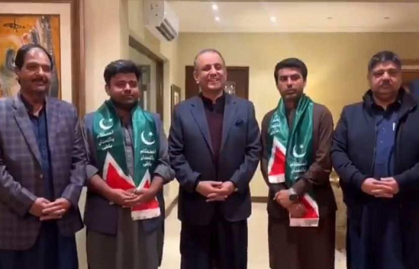 استحکام پاکستان پارٹی کو بڑی کامیابی مل گئی، 4 آزاد اراکین پنجاب اسمبلی نے آئی پی پی میں شمولیت کا اعلان کر دیا۔