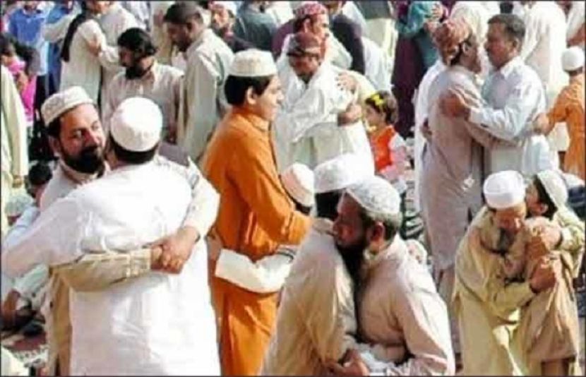 پشاور سمیت خیبرپختونخوا کے بیشتر اضلاع میں آج عید الفطر منائی جا رہی ہے