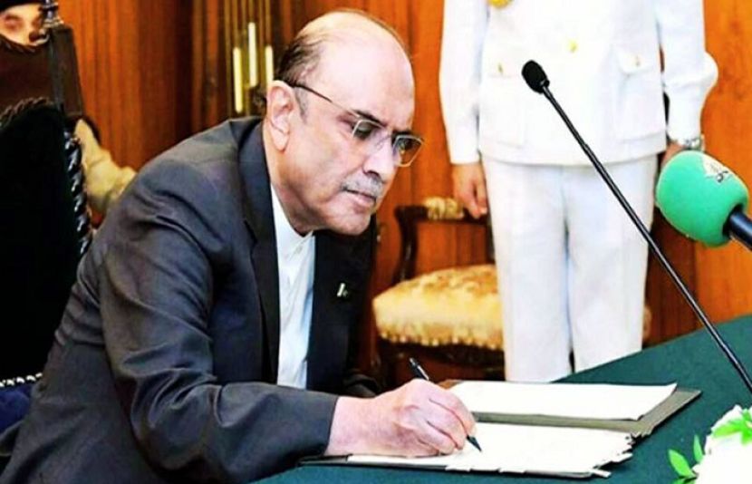 صدر مملکت آصف علی زرداری نے آرمی، نیوی اور ائیر فورس کے ترمیمی بلوں کی منظوری دے دی