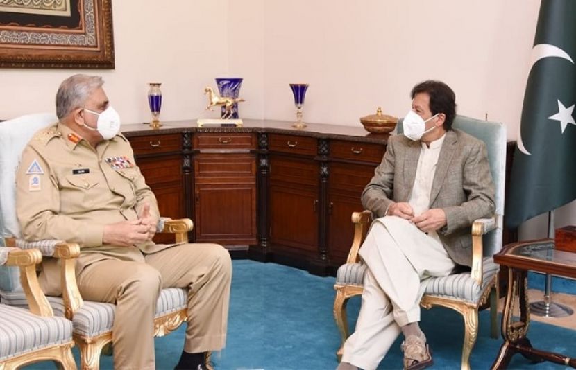 وزیراعظم عمران خان سے آرمی چیف جنرل قمر جاوید باجوہ  کی ملاقات