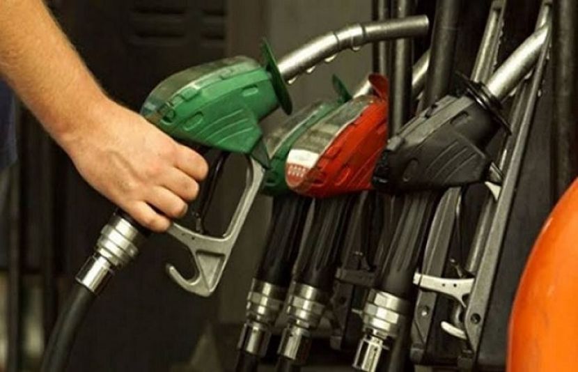پیٹرول کی قیمت برقرار جبکہ ڈیزل، مٹی کے تیل اور لائٹ ڈیزل آئل کی قیمت میں کمی کا فیصلہ کیا ہے