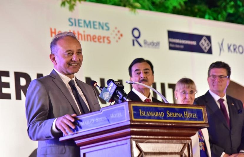 مصدق ملک نے کہا کہ پاکستان جرمنی کے جدید تحقیقی اور اختراعی نظام سے فائدہ اٹھاتے ہوئے ماحول دوست کاروباری منصوبوں کو فروغ دینا چاہتا ہے