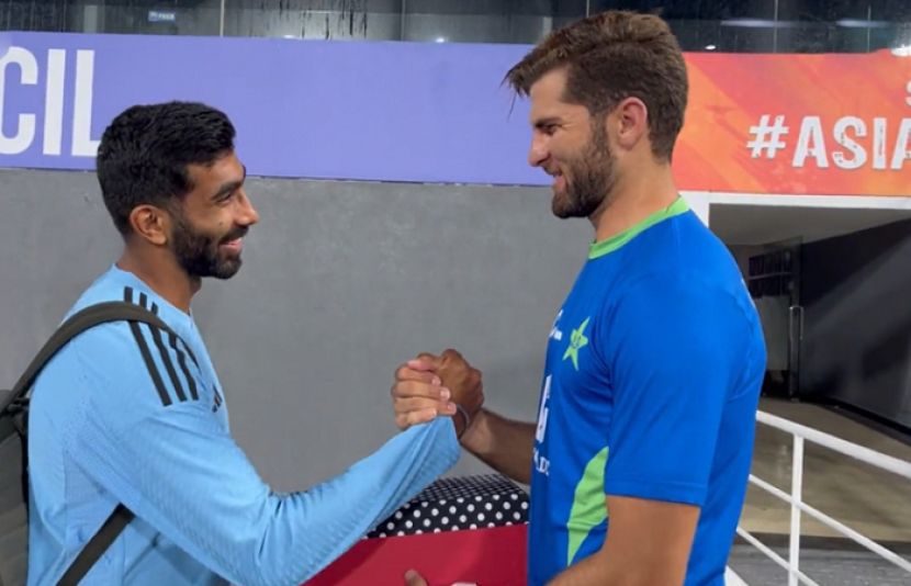 شاہین آفریدی کا جسپریت بمراہ کو بیٹے کی پیدائش پر تحفہ