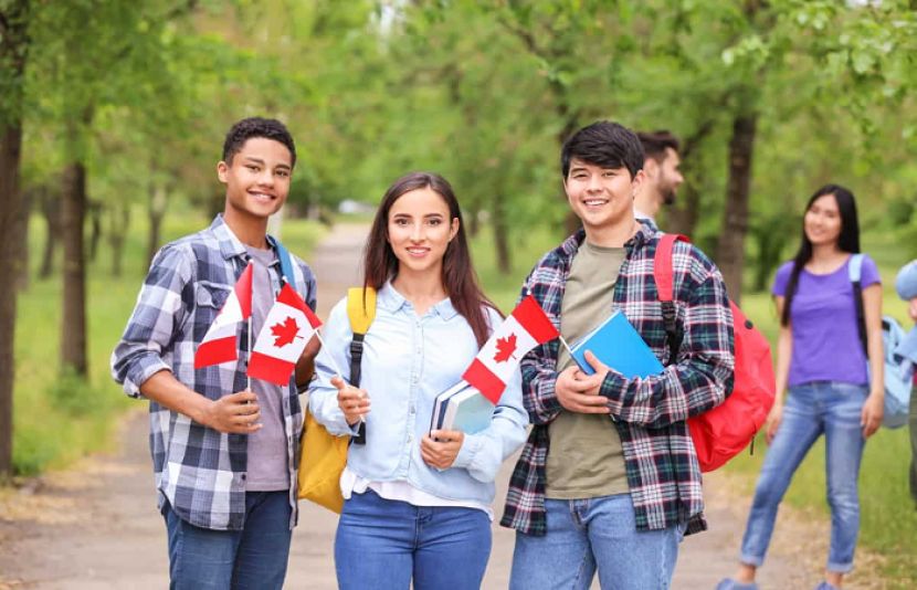 کینیڈا نے غیر ملکی طلبا کی تعداد میں 35 فیصد کمی کا اعلان کیا ہے۔
