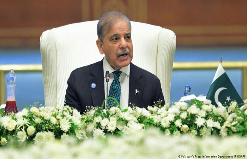 وزیراعظم شہبازشریف نے متحدہ عرب امارات کی بندرگاہ پر میزائل ملبہ گرنے پر تشویش کا اظہار کیا ہے