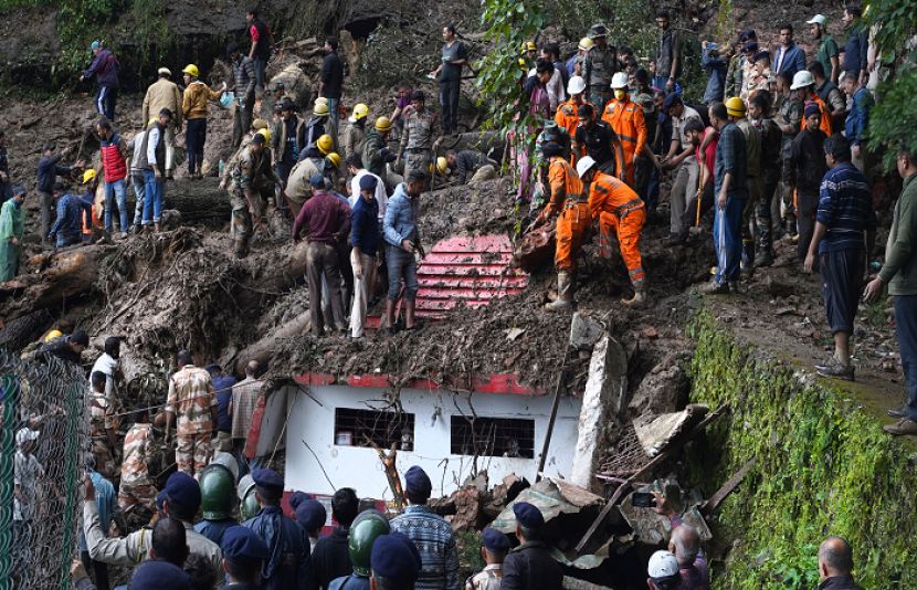 بھارت: مسلسل بارشوں کے سبب لینڈ سلائیڈنگ، 60 افراد ہلاک