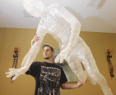 امریکہ: سکاچ ٹیپ سے مجسمہ سازی کا انوکھا فن