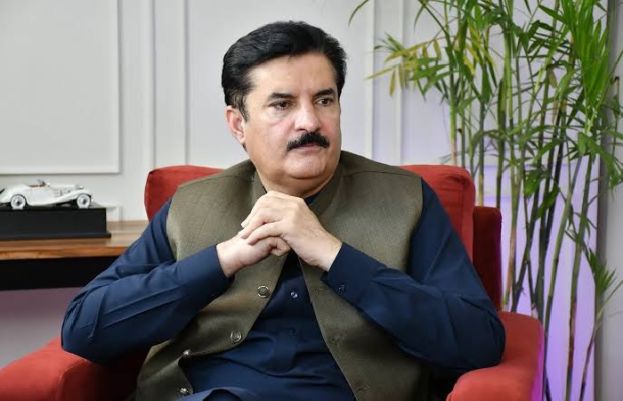 گورنر خیبر پختونخوا فیصل کریم کنڈی