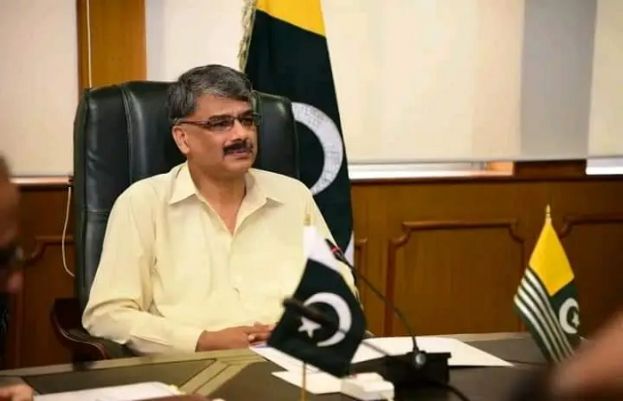 وزیراعظم آزادکشمیر چودھری انوار الحق نے کہا کہ مقبوضہ کشمیر کے عوام کو یقین دلاتے ہیں کہ ہم آپ کے ساتھ کھڑے ہیں۔