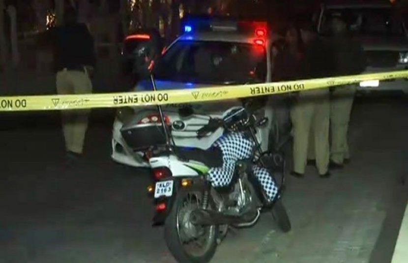 کراچی کے ڈیفنس میں پولیس مقابلہ جعلی قرار، ڈرئیور کے مالکن سامنے آگئیں 