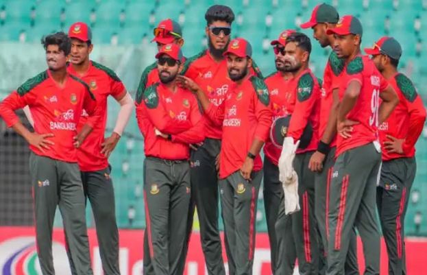 اگر بنگلہ دیش سکیورٹی خدشات کی بنیاد پر بھارت میں کھیلنے سے انکار پر قائم رہا تو آئی سی سی بورڈ نے ٹیم رینکنگ کی بنیاد پراسکاٹ لینڈ کو ٹورنامنٹ میں شامل کرنے کا فیصلہ کیا ہے