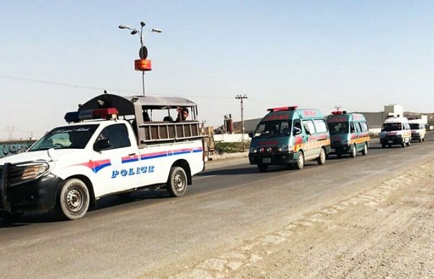 نوشکی کے مقام پر قومی شاہراہ پر ایک بس سے مسلح افراد نے 9 مسافروں کو اغوا کرکے قتل کردیا۔