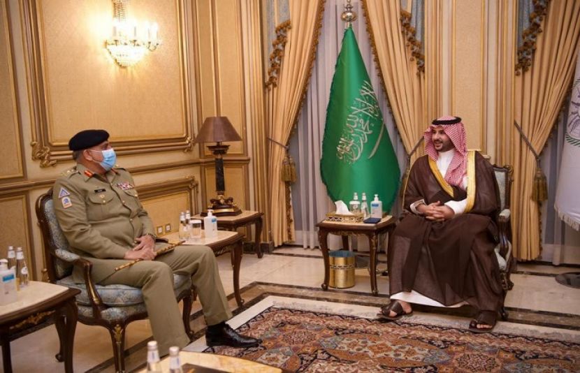  پاک فوج کے سربراہ جنرل قمر جاوید باجوہ کی سعودی نائب وزیر دفاع شہزادہ خالد بن سلمان سے ملاقات