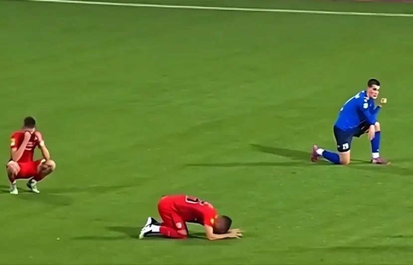 سربیا کی فٹبال ٹیم کے ہیڈ کوچ لیڈن زیزوک دورانِ میچ اچانک دل کے دورے کا شکار ہو گئے اور 44 سال کی عمر میں جان کی بازی ہار گئے