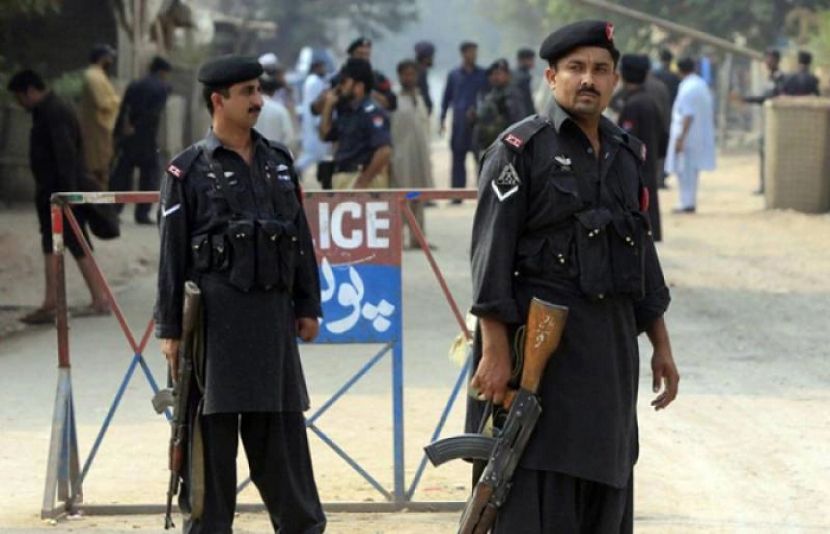پشاور:مختلف علاقوں میں دو دہشت گرد حملوں میں ایک پولیس اہلکار شہید، دو زخمی 