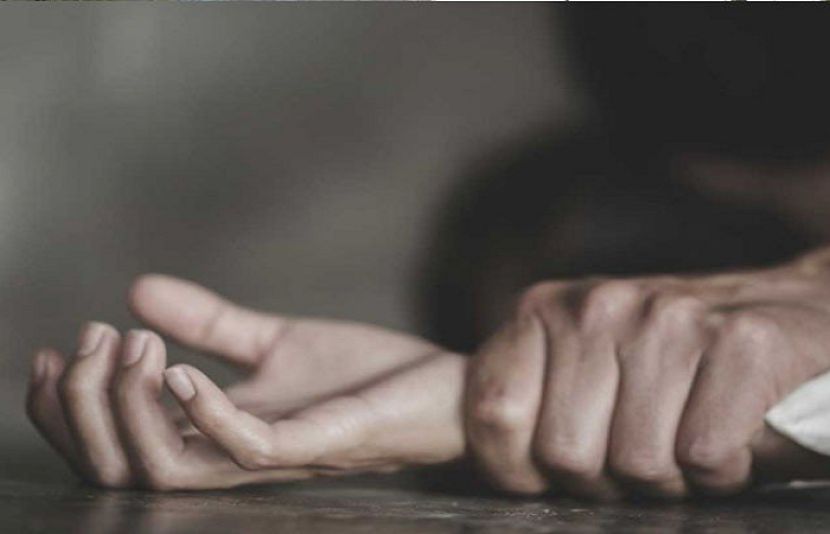 گوجرانوالہ: محبت کے جال میں پھانس کر جنسی زیادتی کے مقدمات درج کروانے والی خاتون گرفتار
