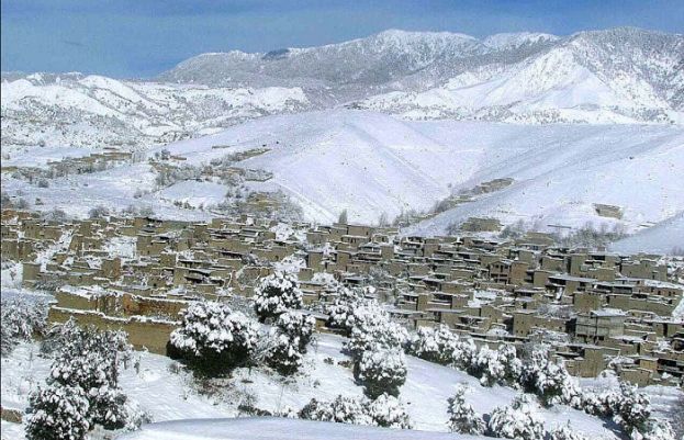 ملک کے بالائی علاقوں میں شدید برفباری سے نظام زندگی مفلوج ہوگیا