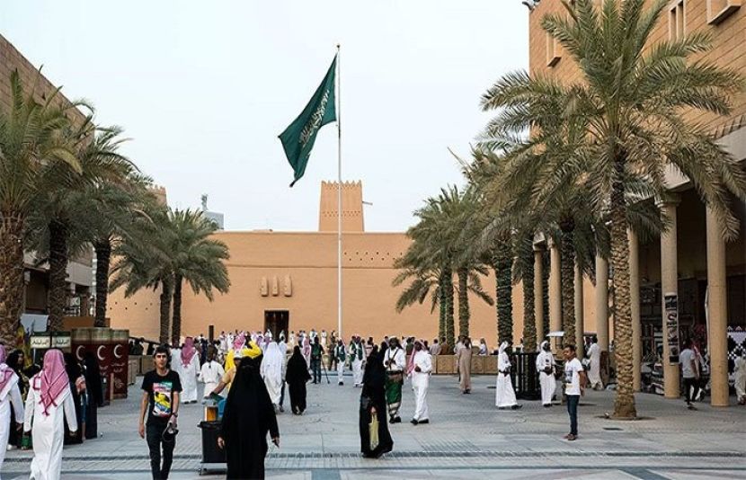 غیر ملکی ملازمین ہو جائیں ہوشیار، سعودی عرب نے  خطرے کی گھنٹی بجا دی