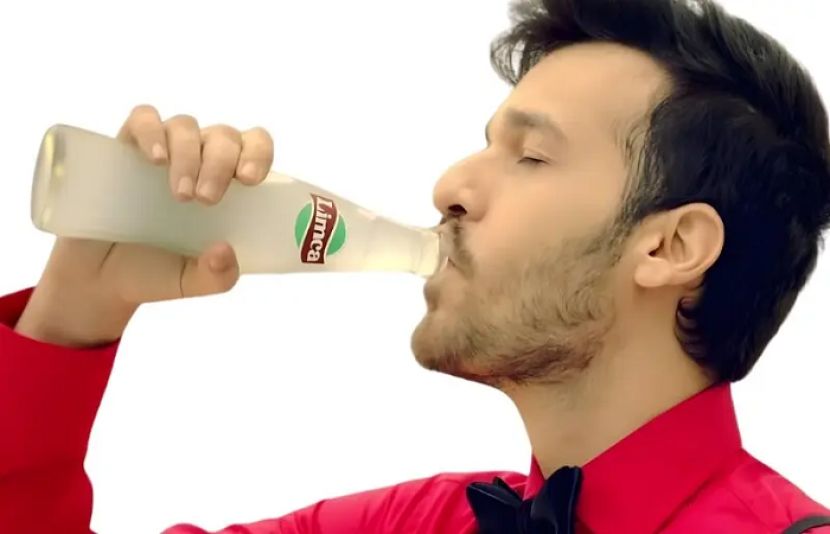 گیس میں لیمکا پینا فائدہ مند یا نقصان دہ؟ ماہرین نے اہم انکشاف کر دیا