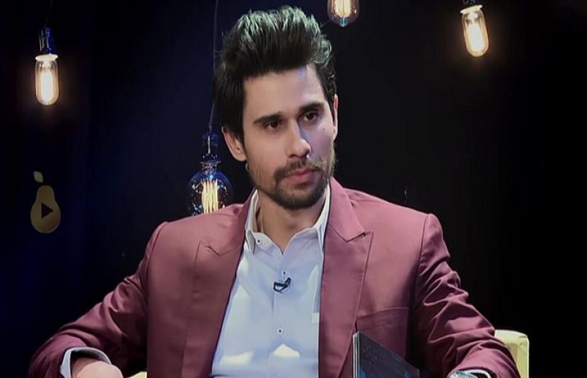 اسٹینڈ اپ کامیڈین اور ٹی وی میزبان تابش ہاشمی