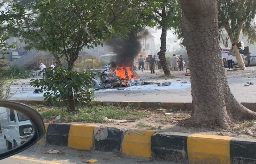 فیز6 حیات آباد میں ایف سی کی گاڑی کے قریب دھماکا ہوا ہے