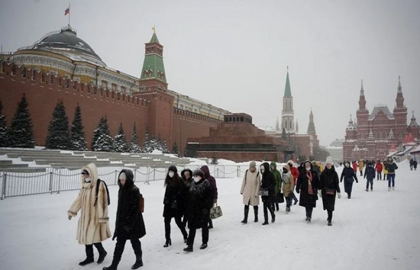 ماسکو میں تین روز سے جاری برفباری نے 50 سالہ ریکارڈ توڑ دیا