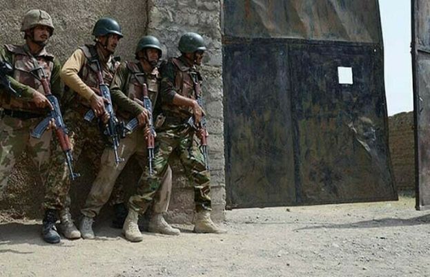 بلوچستان: کینٹ میں دہشتگردوں کا حملہ، 5 اہلکار شہید، 3 دہشت گرد مارے گئے