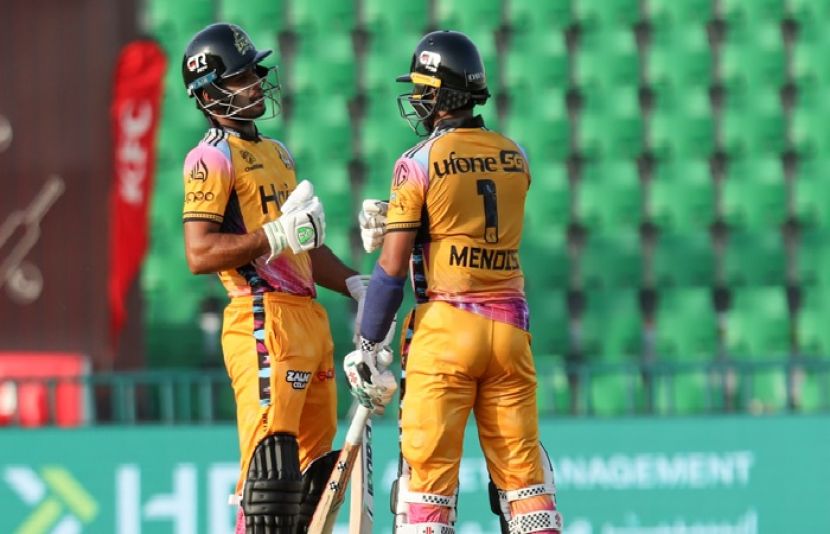 پی ایس ایل: پشاور زلمی نے کراچی کنگز کو 7 وکٹوں سے شکست دیدی