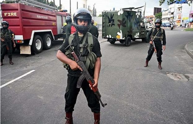 سری لنکا میں ہولناک بم دھماکوں کے بعد ملک میں ایمرجنسی نافذ